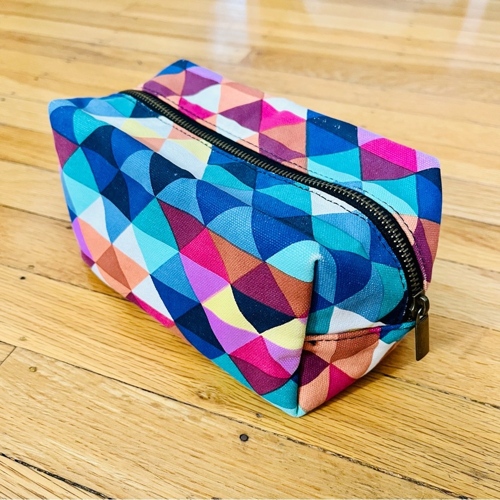 Geometric Print Makeup Bag / Dopp Kit